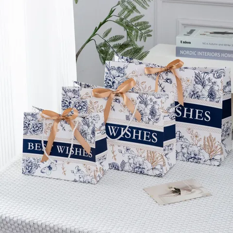 Elegant Floral Paper Gift Bag With Gold Ribbon Bow High-End Thick Cardboard Shopping Handbag For Clothing Cosmetics Wedding Party Favor Packing
