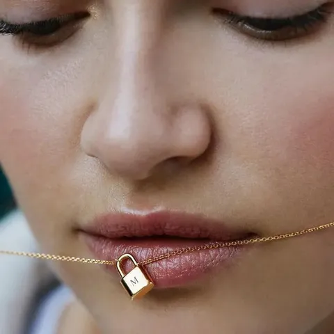 Minimalistisch Edelstahl Schloss Anhänger Halskette Für Damen Herren Gold Galvanisiert Buchstabe Schloss Kragenkette Mode Schmuck Geschenk