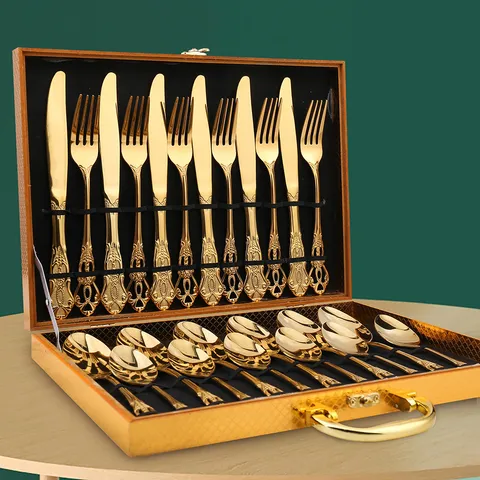 Set di Posate in Acciaio Inossidabile Motivo Goffrato Europeo Coltello da Bistecca Forchetta Cucchiaio con Scatola Regalo