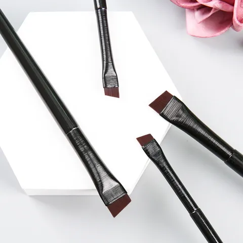 Ultradünner Angewinkelter Eyeliner-Pinsel Synthetische Faser Feiner Augenbrauenpinsel Präzisions-Augen-Make-up-Tool Holzgriff Kosmetikpinsel Für Tägliche Schönheit