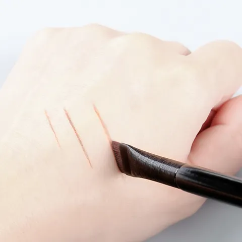Ultradünner Angewinkelter Eyeliner-Pinsel Synthetische Faser Feiner Augenbrauenpinsel Präzisions-Augen-Make-up-Tool Holzgriff Kosmetikpinsel Für Tägliche Schönheit
