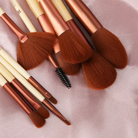 Professional 10 Brushes Bamboo Handle Makeup Collection Soft Synthetic Fiber Brushes for Powder Blush Eyeshadow Foundation Beauty Tools