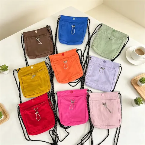 Nylon Mini Umhängetasche Lebendige Farbe Kleine Handytasche Lässige Tägliche Kuriertasche Mit Kordelzug Nähten Für Damen