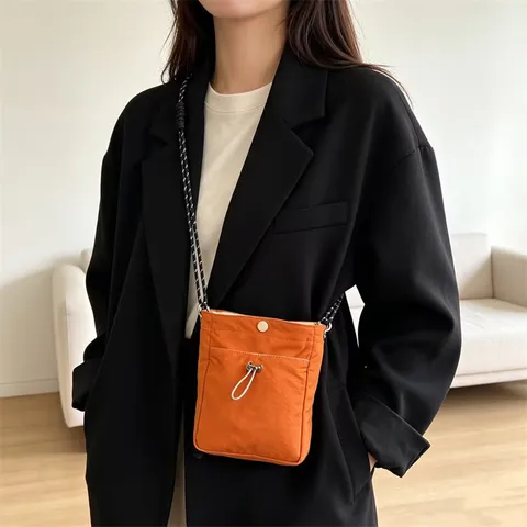Nylon Mini Umhängetasche Lebendige Farbe Kleine Handytasche Lässige Tägliche Kuriertasche Mit Kordelzug Nähten Für Damen