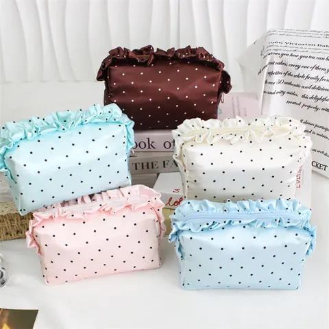 Französischer Stil Polka Dot Satin Kosmetiktasche Große Kapazität Rüschen Kulturbeutel Polyester Make-up Organizer Für Damen Täglich