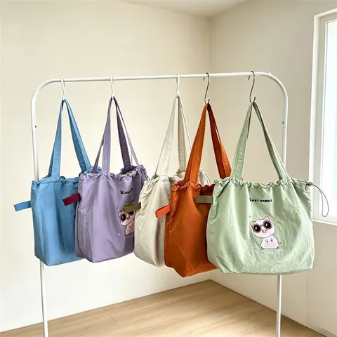 Bolso Tote para Mujer con Bordado de Cerdo Animado Gran Capacidad de Poliéster Bolso de Hombro con Cordón para Estudiantes