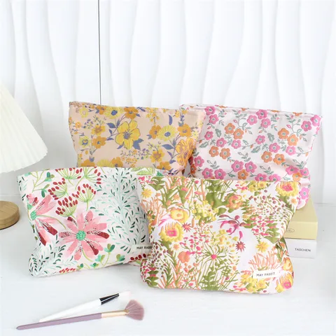 Vintage Embossed Jacquard Floral Cosmetic Bag Polyester Canvas Portable Makeup Pouch Large Capacity Travel Storage Bag Women Handheld Beauty Organizer