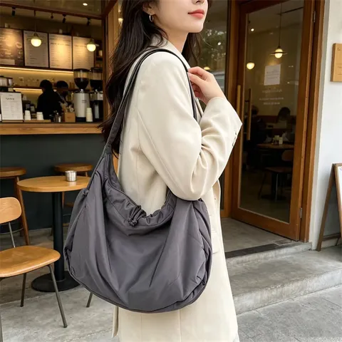 Borsa a Spalla da Donna Grande Capacità Tessuto Leggero Tracolla Regolabile Borsa Hobo Minimalista a Forma di Raviolo per il Pendolarismo Quotidiano