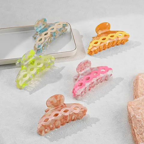 Eleganter Acetat Haarkralle Clip Hohles Wellenmuster Französisches Design Große Haarklemme Geometrischer Trendiger Haarschmuck Für Damen