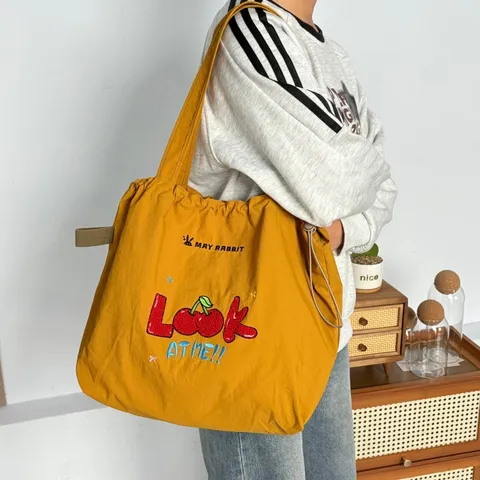 Bolso Tote con Cordón y Bordado de Cerezas Gran Capacidad Bolso de Hombro de Nylon para Mujer Escuela Bolso Casual