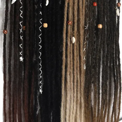 Extension de Queue de Cheval Dreadlocks en Fibre Synthétique Bohème Postiche Long Tressé Avec Élastique Perles Coquillages Décor pour Femmes Fête Décontracté