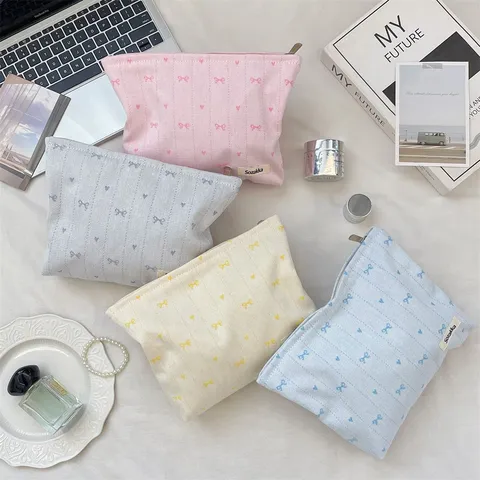 Koreanischer Stil Gestickte Schleife Herz Kosmetiktasche Polyester Reisen Make-up Organizer Tragbare Aufbewahrungstasche Damen