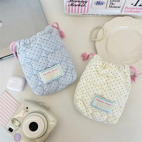 Sac de Rangement à Pois Matelassé en Forme de Cœur avec Cordon de Serrage Trousse à Maquillage de Voyage Portable pour Femme