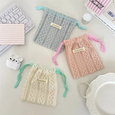 Sac Cosmétique en Dentelle Ajourée avec Cordon pour Femmes Organisateur de Produits de Soin Maquillage Voyage Pochette Souple