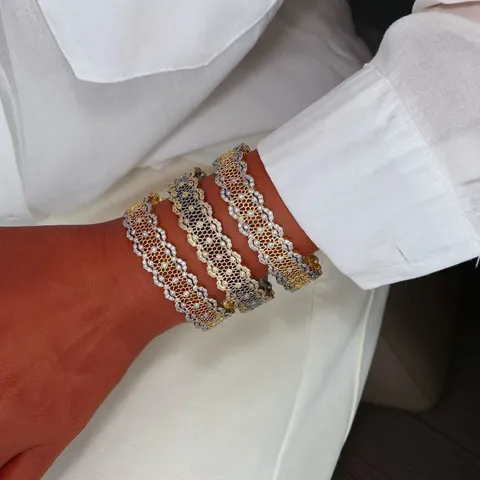 Set Bracciale E Anello in Pizzo Traforato Zirconia Rame Placcato Oro Design Cielo Stellato in Rete per Donne Banchetto Matrimonio