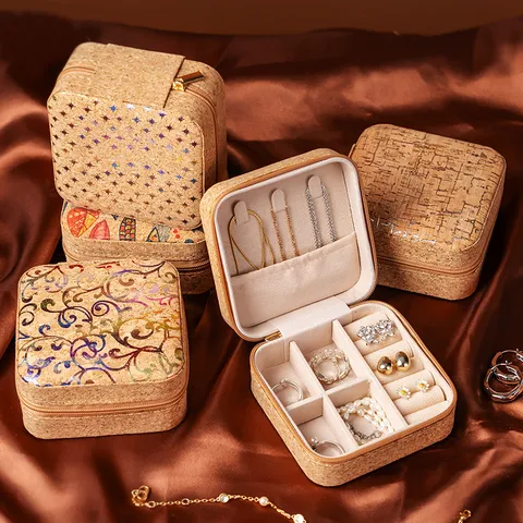 Vintage Leather Jewelry Box Portable Mini Travel Jewelry Organizer For Earrings Rings Necklaces Retro Printed Jewelry Case Women Gift