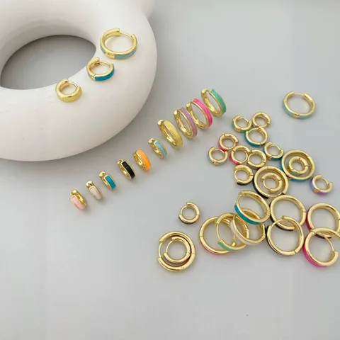 Mode Pendler 18K Vergoldet Emaille Creolen Persönlichkeit Trendige Geometrische Kreis Ohr Schnalle Minimalistischer Schmuck Damen