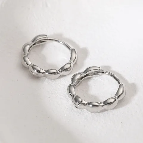 Boucles d'Oreilles Créoles Géométriques en Cuivre Minimalistes pour Femmes Boucles d'Oreilles Créoles Rétro à Texture Ondulée Élégants Bijoux de Commute Quotidiens Cadeau