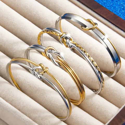 Minimalistischer Titanstahl Knoten Offener Armreif Für Damen Luxus PVD 18K Vergoldet Gedrehtes Kabel Doppelschicht Stapelbar Manschettenarmband Elegant Modischer Handschmuck