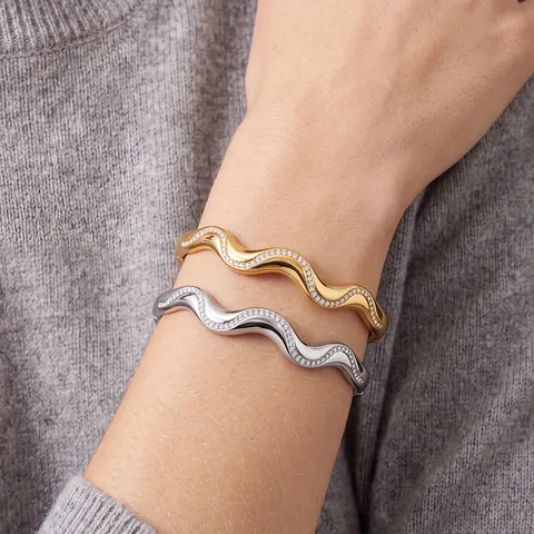 Unregelmäßiger Welliger Armreif Titanstahl PVD 18K Vergoldet Zirkonia Strass Armband Für Damen Mode Schmuck