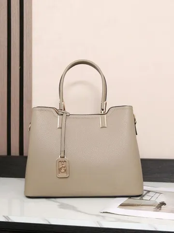 Large Capacity Genuine Leather Tote Bag For Women Vintage Top Handle Shoulder Crossbody Commuter Handbag With Metal Pendant