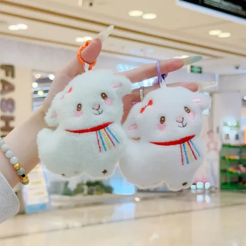 Simpatico Ciondolo in Peluche a Forma di Pecorella Ricamata Con Sciarpa Arcobaleno Morbido Peluche Corto Portachiavi da Borsa Ornamento per Zaino Portafoglio Chiavi Regalo Unisex