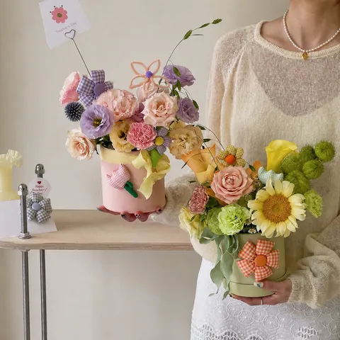 Boîte à Fleurs Ronde Mini pour Journée des Enseignants Emballage Cadeau Cylindrique en Carton pour Composition Florale
