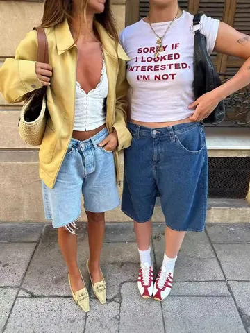Short en Jean Délavé Décontracté pour Femmes Style Urbain Été Rue Jeans Coupe Droite au Genou Pantalon en Jean en Coton