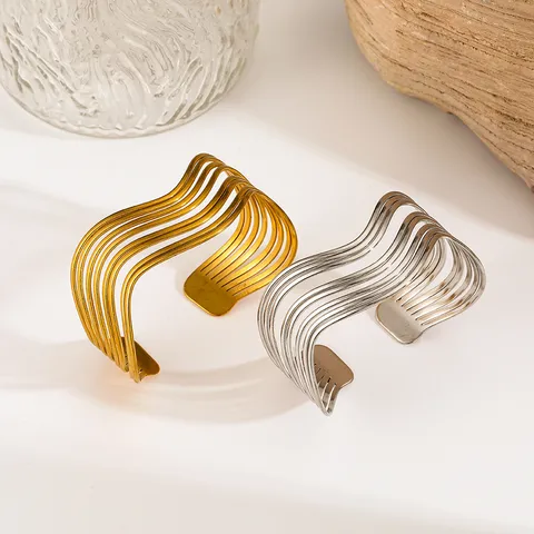 Französischer Stil Edelstahl Offene Armspange Für Damen Retro Gelaagtes Breites Wellenmuster Einstellbare Leichte Luxus Manschette Armband Schmuck Geschenk