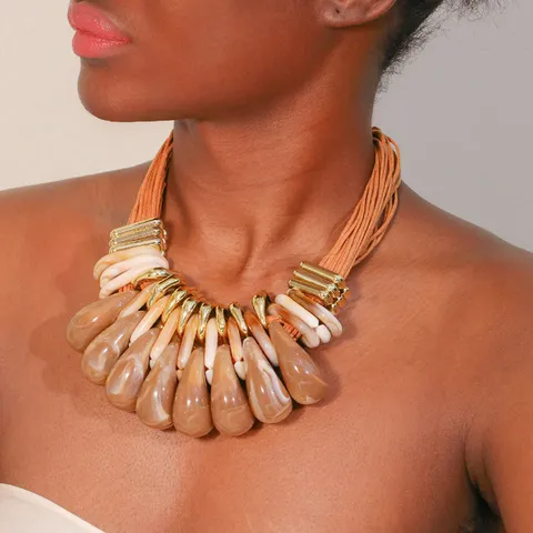 Handgefertigte Böhmische Statement-Halskette Für Damen Mehrschichtig Acryl Marmormuster Wassertropfen-Anhänger Klobiger Choker Ethno-Schmuck