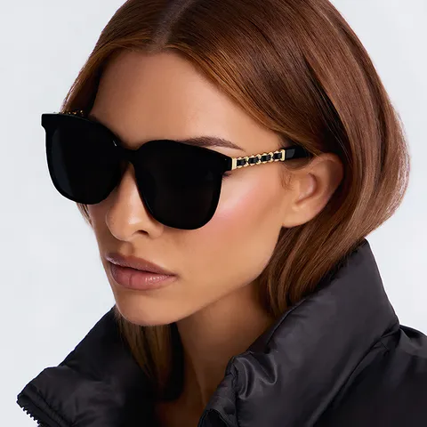 Lunettes de Soleil Carrées Surdimensionnées pour Femmes Luxe Chaîne en Cuir Branches UV400 Anti-UV Lunettes Tendance Vacances Voyage Plage Pour Dames Cadeau