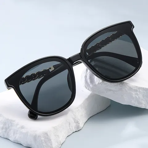 Lunettes de Soleil Carrées Surdimensionnées pour Femmes Luxe Chaîne en Cuir Branches UV400 Anti-UV Lunettes Tendance Vacances Voyage Plage Pour Dames Cadeau