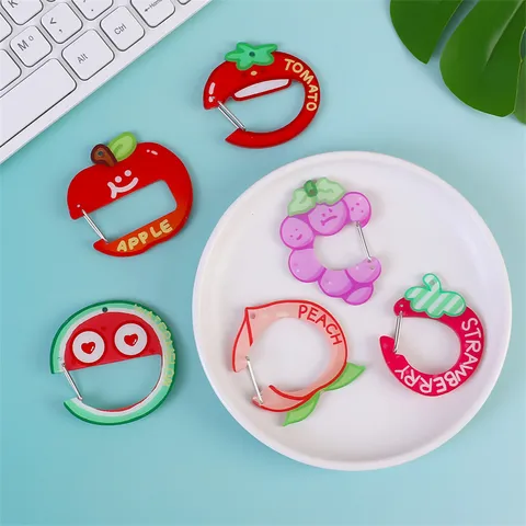 Süße Cartoon Frucht Acryl Schlüsselanhänger Karabiner Anhänger Bunte Apfel Erdbeere Wassermelone Rucksack Dekoration Schlüsselring