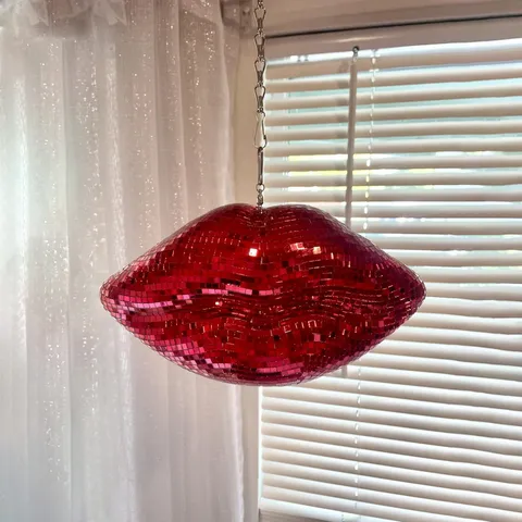 Retro Disco Ball Lip Ornament Glass Mirror Mosaic Hot Lips Decorative Tabletop Sculpture For Valentine Wedding Party Home Art Decor