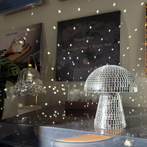 Creative Mushroom Disco Ball Ornament Glass Mirror Mosaic Reflective Desktop Decorative Ornament Retro Art Home Decor For Party Holiday