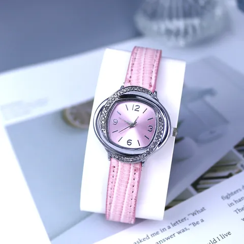 Montre à Quartz Mode pour Femmes avec Cadran Floral Incrusté de Strass Montre Tendance Personnalisée Bracelet en Cuir PU