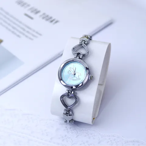 Damen Mode Quarzuhr Vintage Herz Hohl Armband Legierung Pony Zifferblatt Damen Kleid Armbanduhr Dekorative Elegante Schmuck Uhr