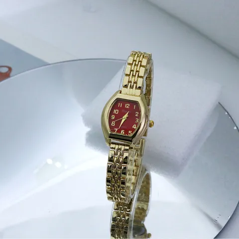 Dames Quartz Horloge Kleine Tonneau Wijzerplaat Goud Zilver Legering Schakelarmband Elegant Polshorloge Voor Dames Casual Mode Horloge