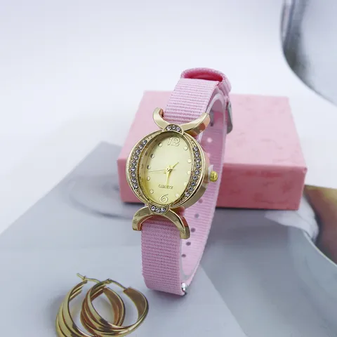 Reloj de Cuarzo para Mujer de Forma Ovalada con Diamantes de Imitación Correa de Nylon Caja de Aleación Dorada Elegante Reloj de Pulsera