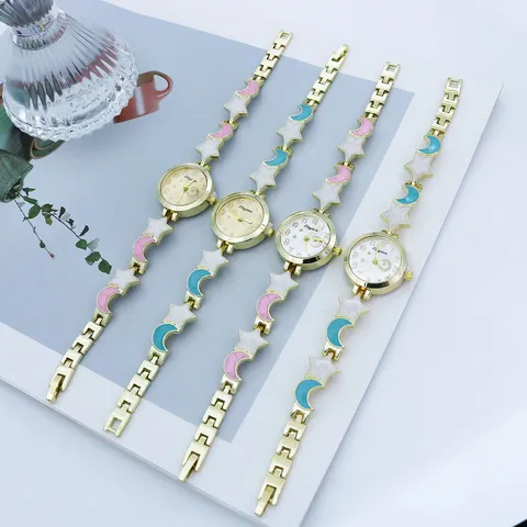 Orologio a Bracciale Stella Luna da Donna Elegante Cinturino a Catena in Smalto Oro Orologio al Quarzo da Polso Moda Gioielli