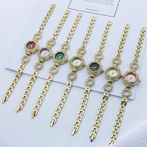 Mode Lässig Damen Strass Quarzuhr Legierung Armband Blumen Zifferblatt Kleid Armbanduhr Mehrfarbig Elegante Damen Schmuck Uhr