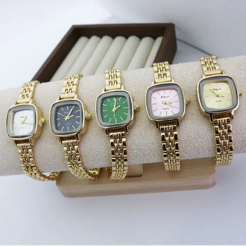 Montre à Quartz pour Femme à Cadran Carré Bracelet en Alliage Métallique Montre-Bracelet Élégante pour Femme Étudiante