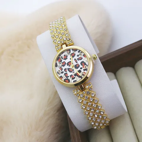 Luxus Strass Damen Armbanduhr Elegant Legierung Quarz Uhr Kette Armband Uhr Rund Leoparden Herz Zifferblatt Mode Zeitmesser