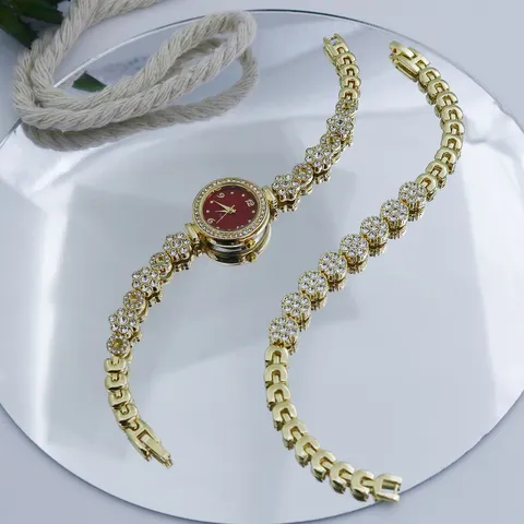 Luxe Femmes Mode Floral Strass Bracelet Montre Ensemble Alliage d'Or Quartz Montre-Bracelet Ensemble Pour Femmes Fête Bijoux Cadeau
