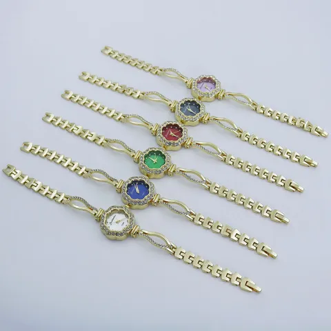 Fashion Women Flower Shaped Quartz Watch Luxurious Rhinestone Chain Link Bracelet Watch Elegant Alloy Casual Wrist Watch For Lady Gift