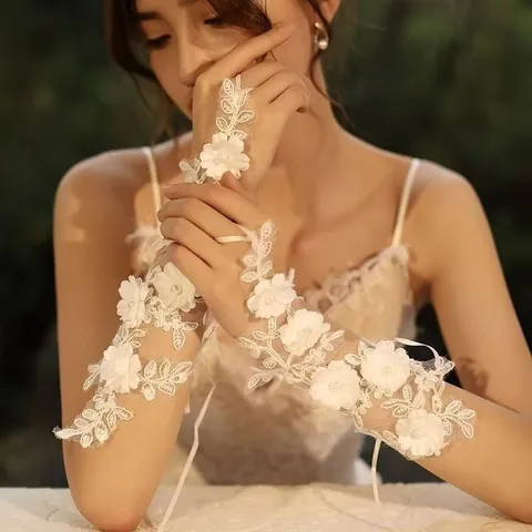 Elegante Kamelie Floral Bestickt Netz Brauthandschuhe Kurz Spitze Netz Hochzeitskleid Zubehör Für Damen Elegant Bankett Party Handschuhe