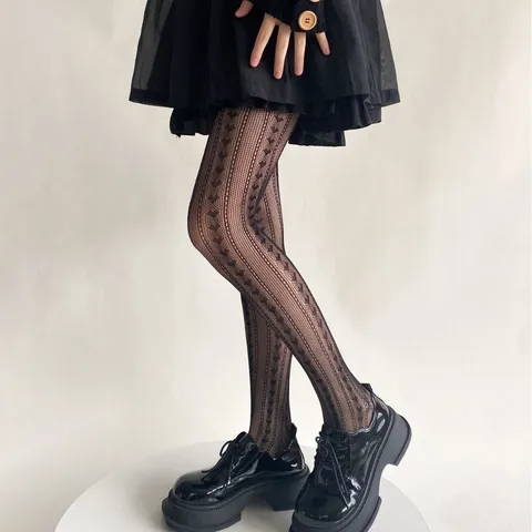 Damen Herz Muster Gestreifte Netzstrumpfhose Spitze Strumpfhose JK Stil Schlankheits-Pantyhose Für Den Alltag Hohl Aus Polyester Leggings