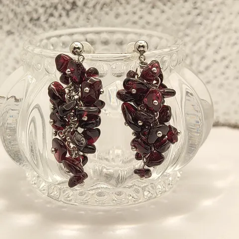 Boucles d'Oreilles en Pierre de Grenat Rouge Naturel pour Femmes Boho Fait Main Grenat Irrégulier Goutte Créoles Bijoux