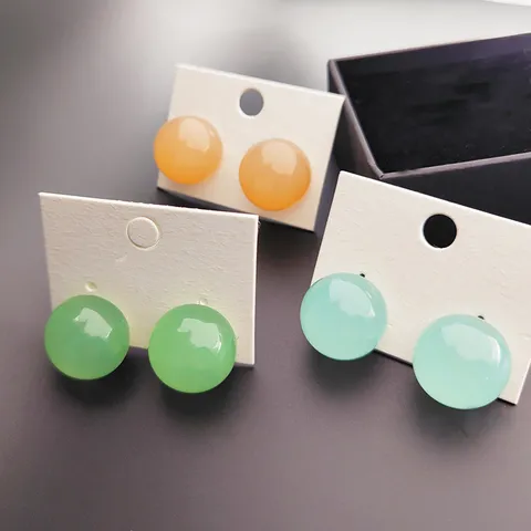 Boucles d'Oreilles Clous Sphère Ronde Minimaliste en Résine Petites Boucles d'Oreilles Boule pour Femmes Bijoux Mode Couleurs Bonbon
