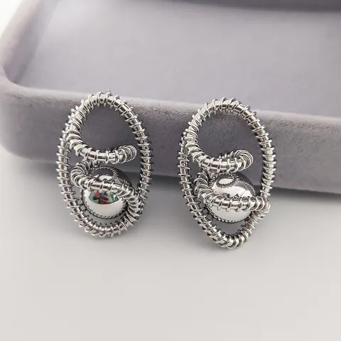 Boucles d'Oreilles Clous Créoles Texturées en Cuivre Vintage Boucles d'Oreilles Métalliques Rondes Multicouches à Spirale Géométrique Exagérée pour Femmes Bijoux de Banquet de Luxe Cadeau